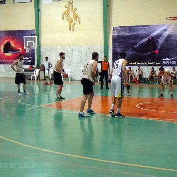 پیروزی تیم بسکتبال کاموَر مقابل تیم دانشگاه صنعتی اصفهان+عکس