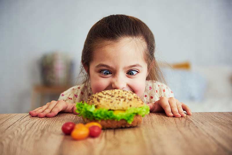 تغذیه کودکان,خوراکی های مضر برای کودکان